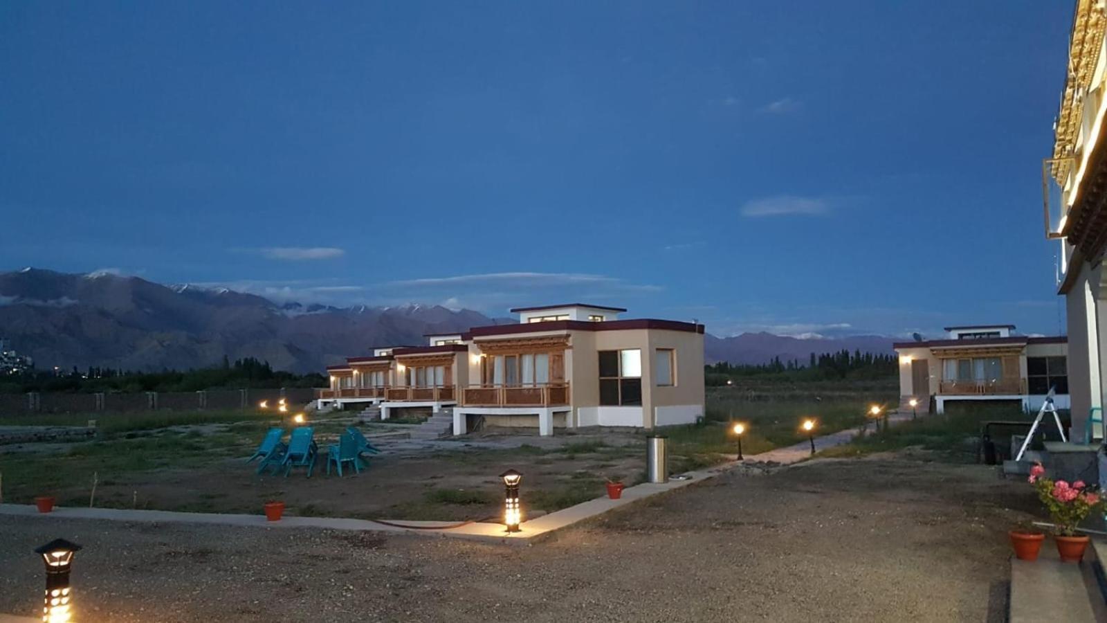 The Fortune Resorts Лех Екстериор снимка